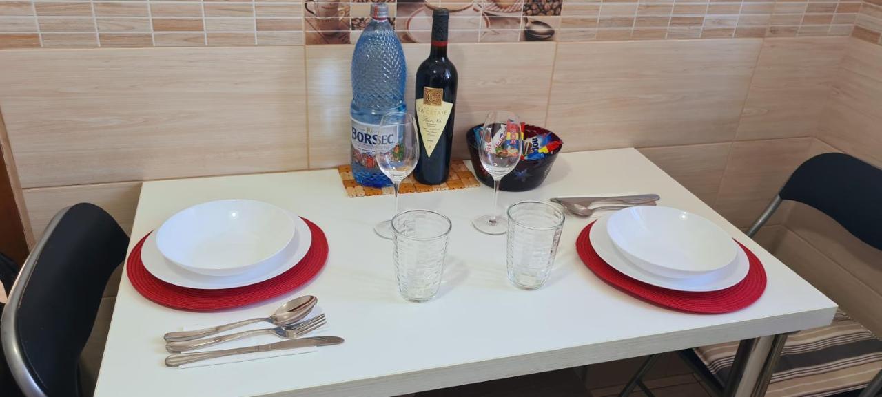 Perfect View Apartament 2 Rooms Self Check-In Bucarest Esterno foto