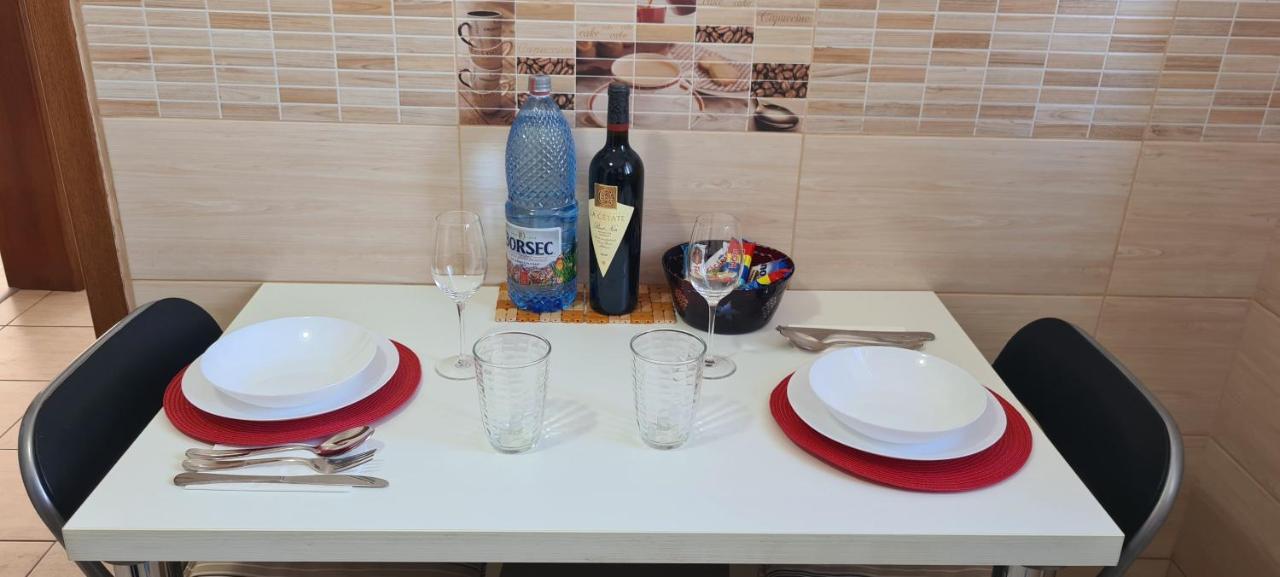 Perfect View Apartament 2 Rooms Self Check-In Bucarest Esterno foto