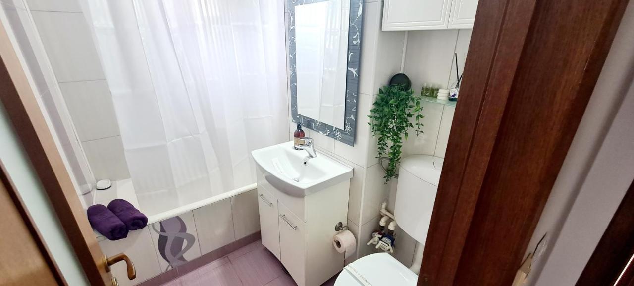 Perfect View Apartament 2 Rooms Self Check-In Bucarest Esterno foto